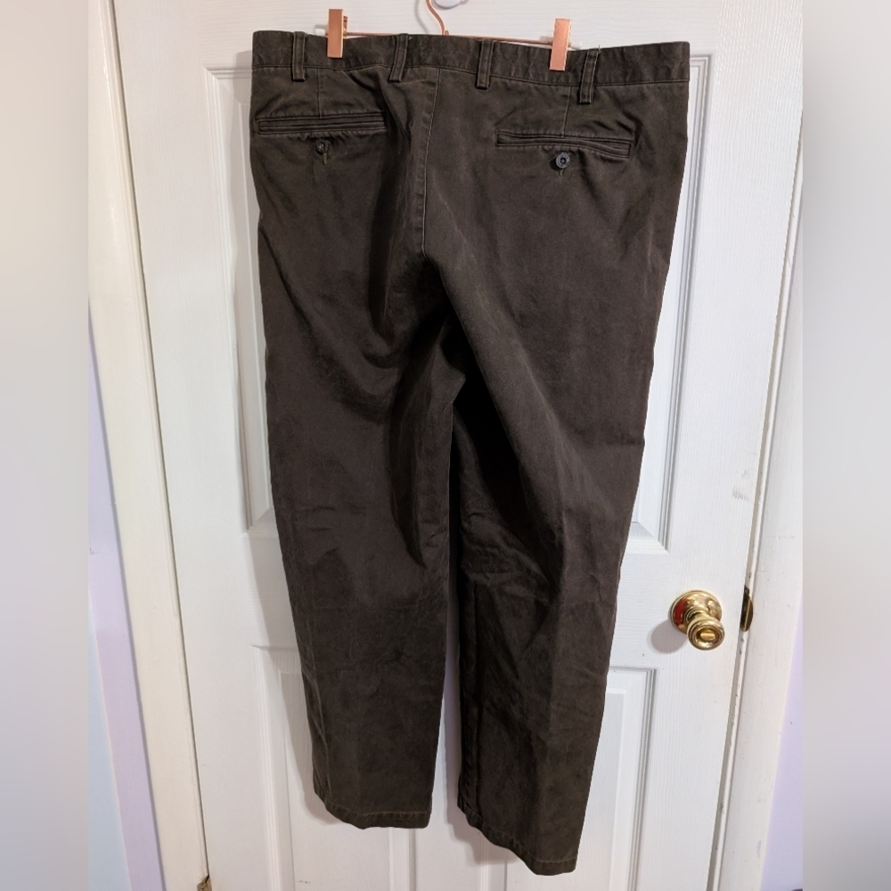 Orvis Mens Pants Brown Ultimate Khakis Pleated Cotton Size 40x29 - Picture 2 of 4
